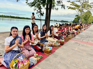 นุ่งผ้าไทยใส่บาตร พารามิเตอร์รูปภาพ 2