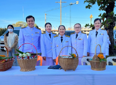 ร่วมพิธีเจริญพระพุทธมนต์และทำบุญตักบาตรถวายพระราชกุศล ... พารามิเตอร์รูปภาพ 2